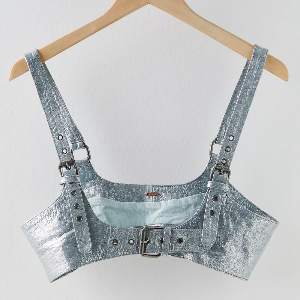 Free People Leather Harness NWT L | Stardust Blue Metallic Adjustable Buckle - Picture 7 of 8